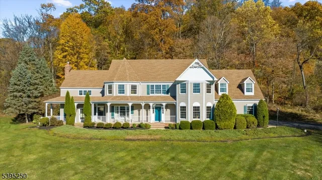 $1,150,000 | 21 Country Place, Lebanon, NJ 08833