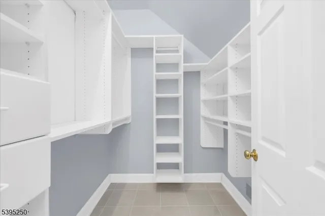 $1,150,000 | 21 Country Place, Lebanon, NJ 08833