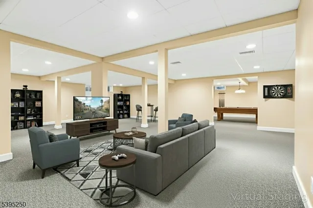 $1,150,000 | 21 Country Place, Lebanon, NJ 08833