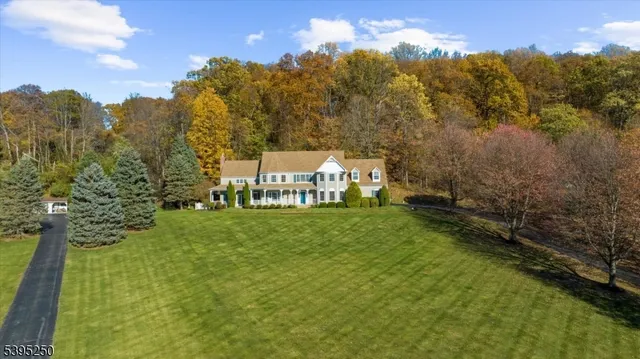 $1,150,000 | 21 Country Place, Lebanon, NJ 08833