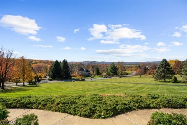 $1,150,000 | 21 Country Place, Lebanon, NJ 08833