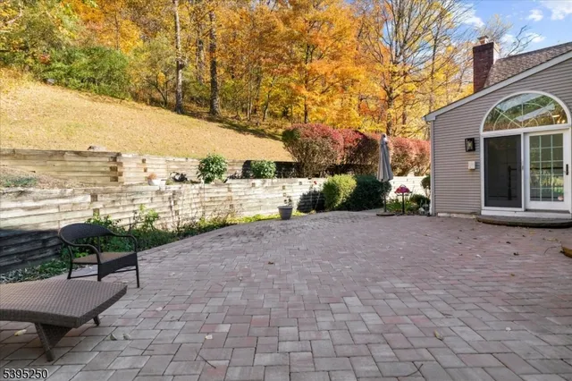 $1,150,000 | 21 Country Place, Lebanon, NJ 08833