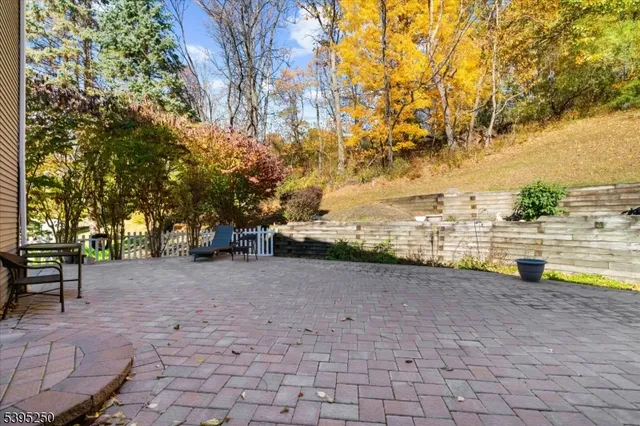 $1,150,000 | 21 Country Place, Lebanon, NJ 08833