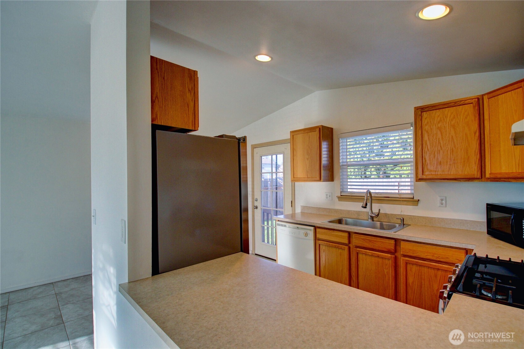 3005 Arbor Street Mount Vernon, WA 98273 - Photo 14 of 34