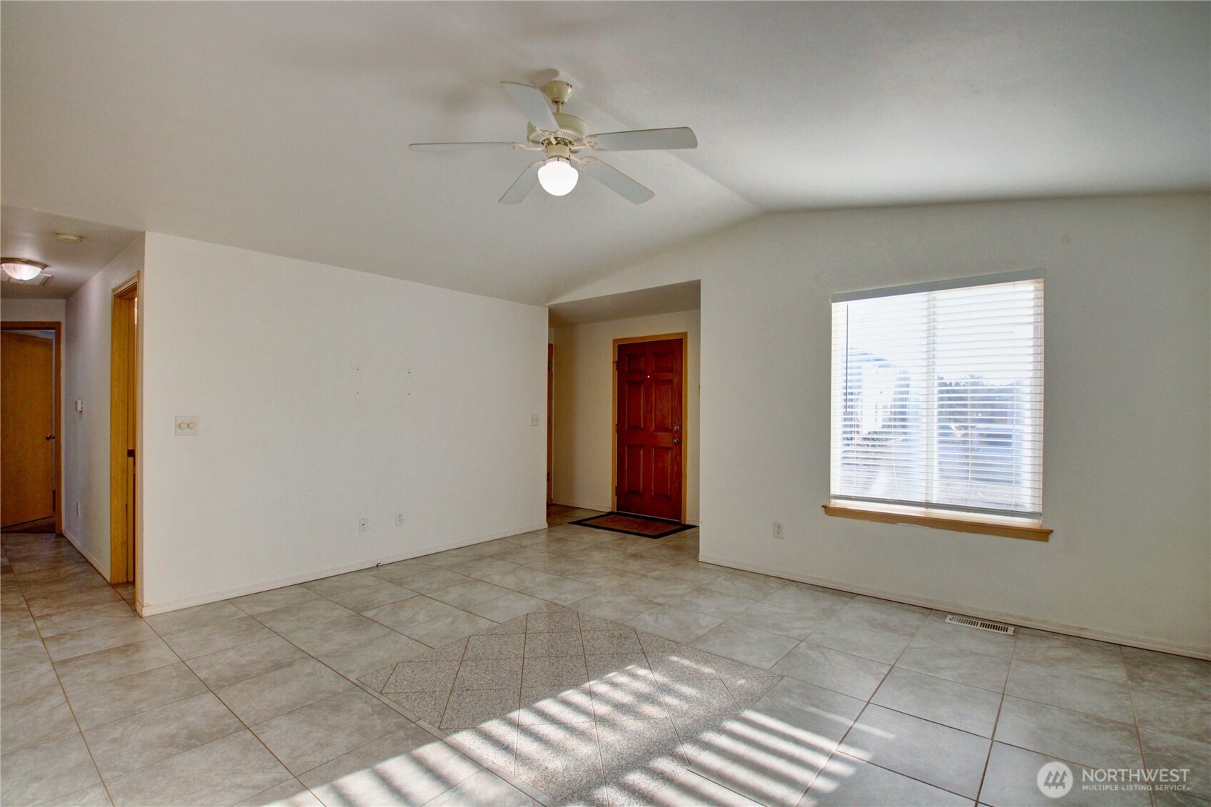 3005 Arbor Street Mount Vernon, WA 98273 - Photo 3 of 34