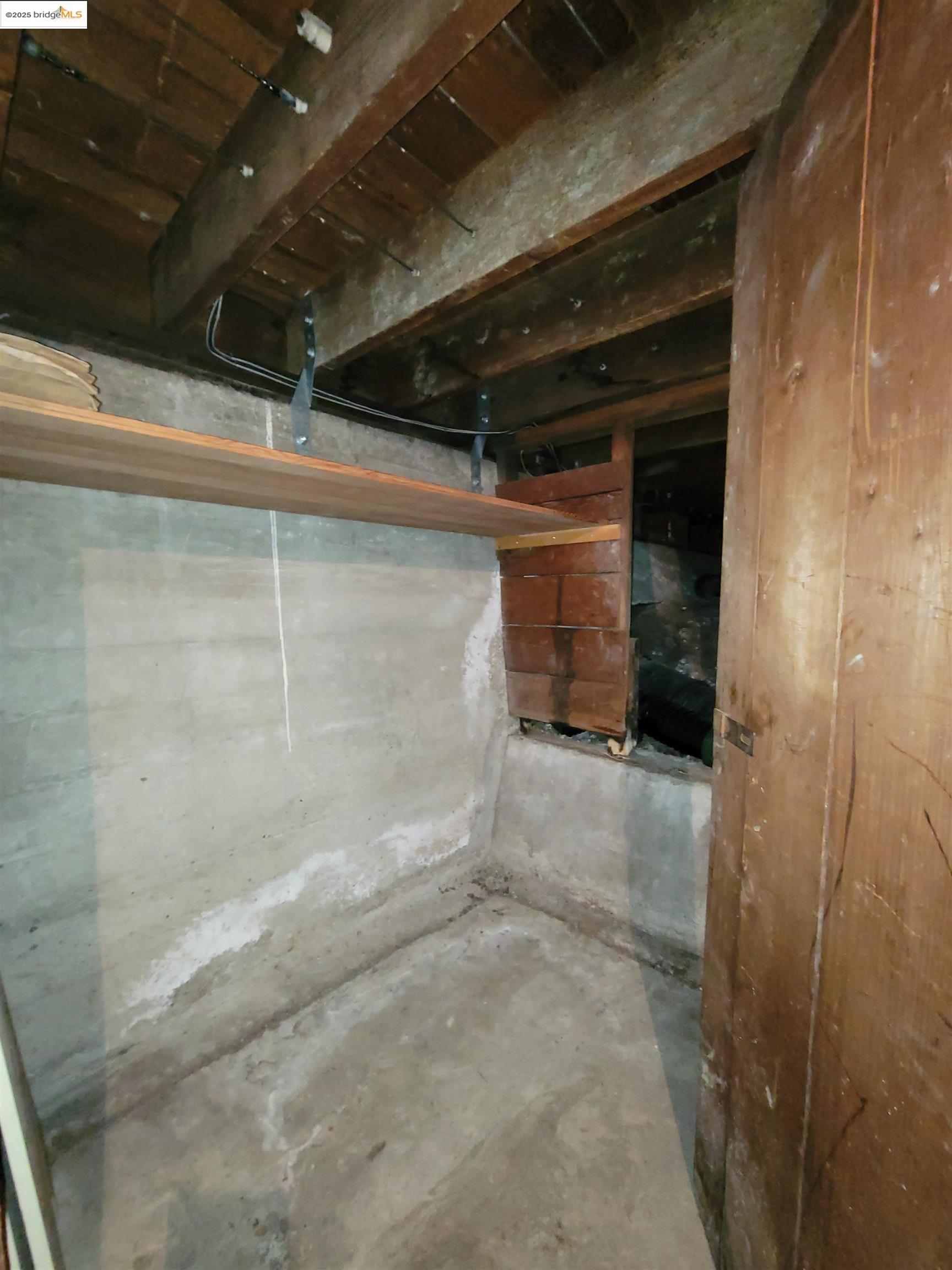 1901 Parker Street, Unit 3 Berkeley, CA 94704 - Photo 26 of 27 a view of a empty room