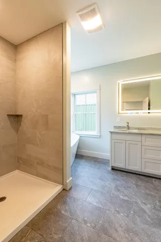 $975,000 | 185 Glenwood Lane, Northport, ME 04849