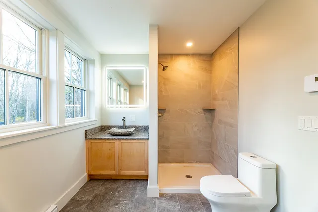 $975,000 | 185 Glenwood Lane, Northport, ME 04849