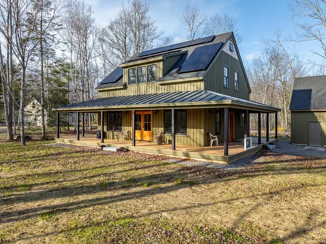 $975,000 | 185 Glenwood Lane, Northport, ME 04849