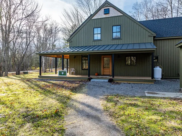 $975,000 | 185 Glenwood Lane, Northport, ME 04849
