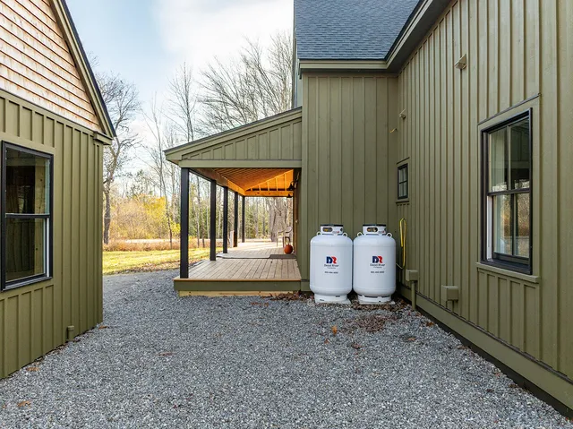 $975,000 | 185 Glenwood Lane, Northport, ME 04849