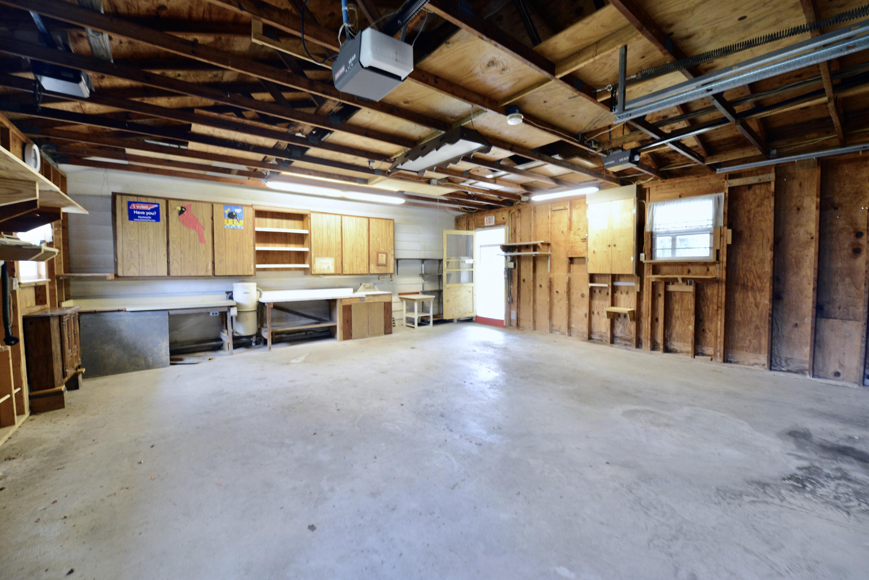 2202 Pierce Hill Road Dayton, TN 37321 - Photo 19 of 24 18-Garage 1
