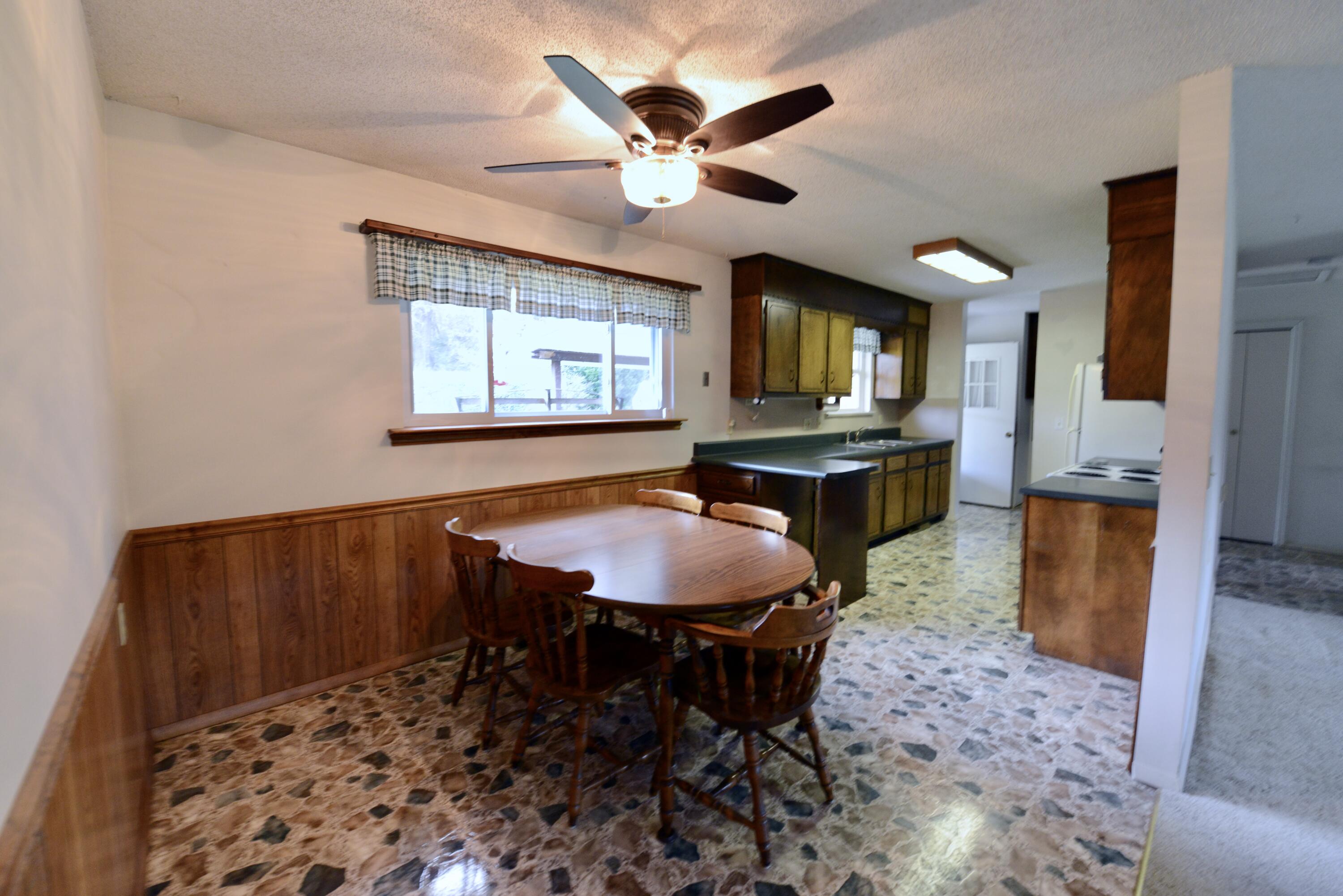 2202 Pierce Hill Road Dayton, TN 37321 - Photo 5 of 24 3-Dining Area