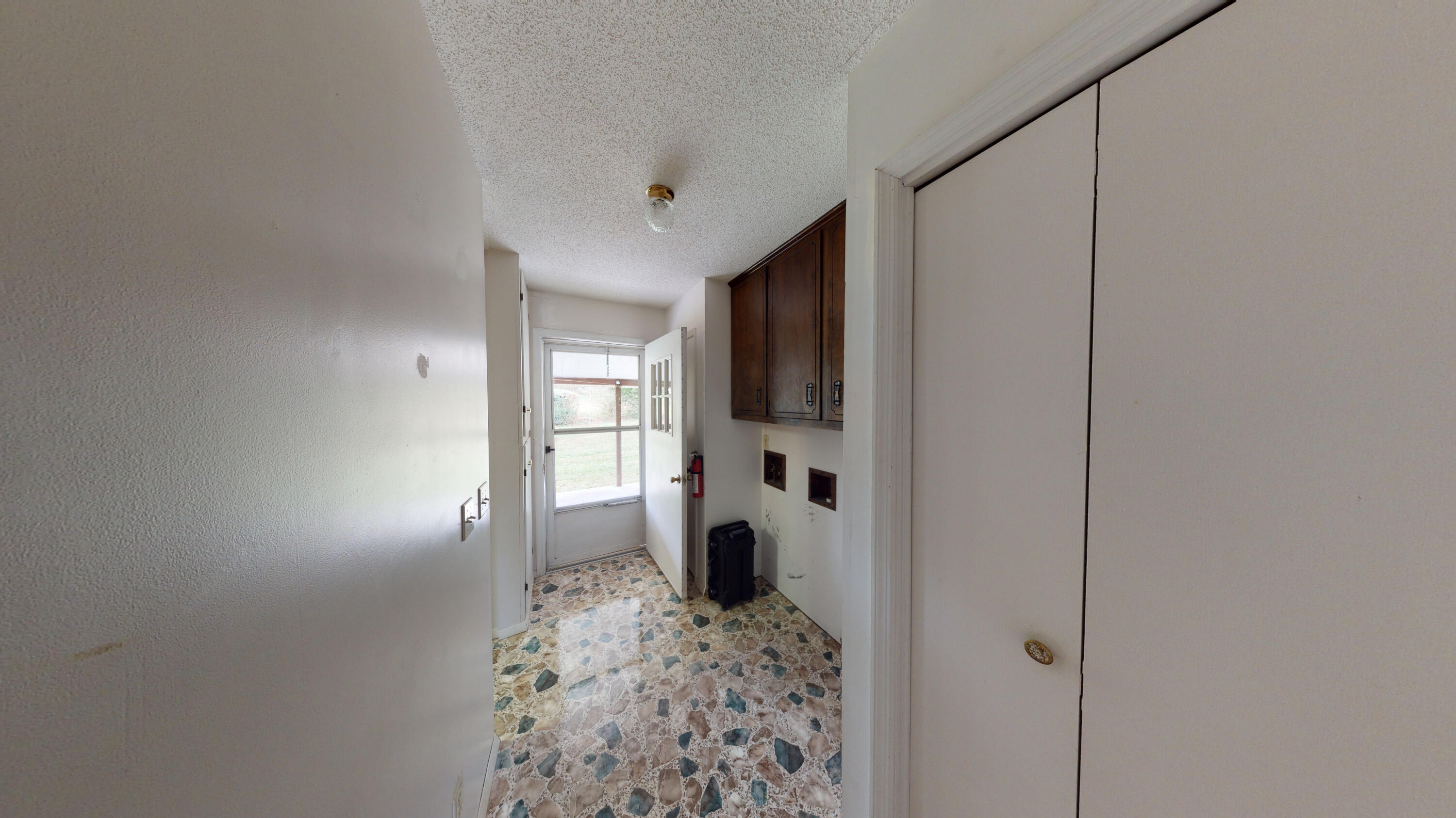 2202 Pierce Hill Road Dayton, TN 37321 - Photo 6 of 24 3.5-Washer:Dryer Hookup
