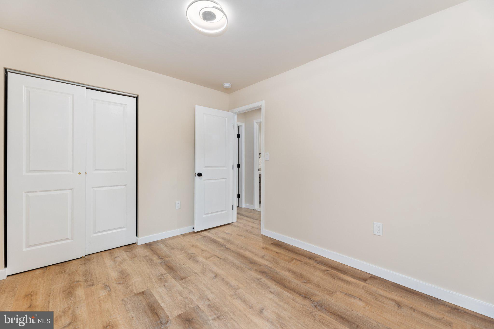 3215 Edgewood Road Kensington, MD 20895 - Photo 23 of 37 Bright and airy blank canvas room.