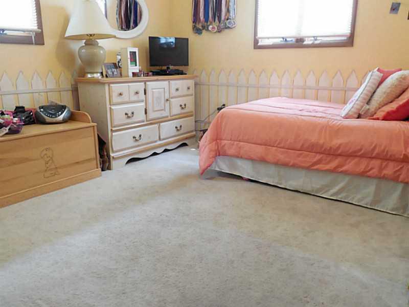 124 Mill Hill Road Elizabeth, PA 15037 - Photo 8 of 25 Bedroom. This is a great room for peaceful sleep and study.