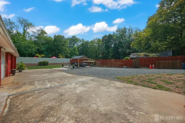 $819,900 | 7 Lake Avenue, Helmetta, NJ 08828