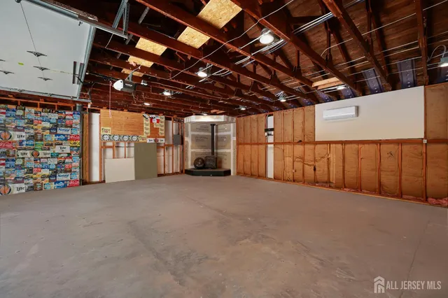 $819,900 | 7 Lake Avenue, Helmetta, NJ 08828