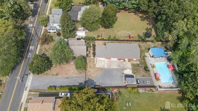 $819,900 | 7 Lake Avenue, Helmetta, NJ 08828