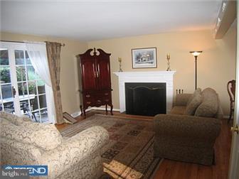 28 Chetwynd Road Paoli, PA 19301 - Photo 2 of 12