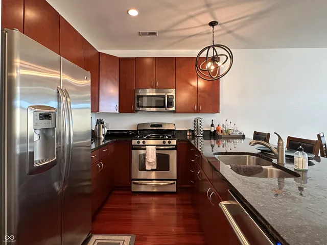$369,000 | 802 North Meridian Street, Unit 204, Indianapolis, IN 46204