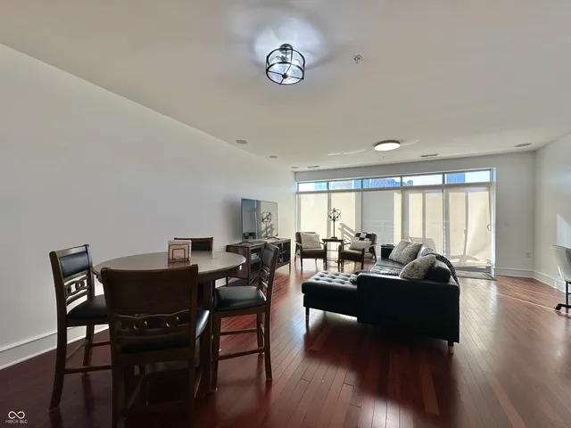 $369,000 | 802 North Meridian Street, Unit 204, Indianapolis, IN 46204