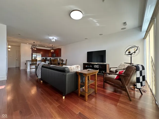 $369,000 | 802 North Meridian Street, Unit 204, Indianapolis, IN 46204