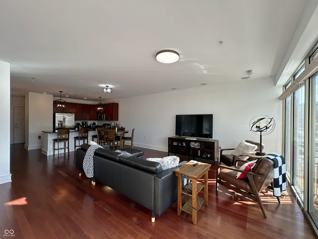 $369,000 | 802 North Meridian Street, Unit 204, Indianapolis, IN 46204