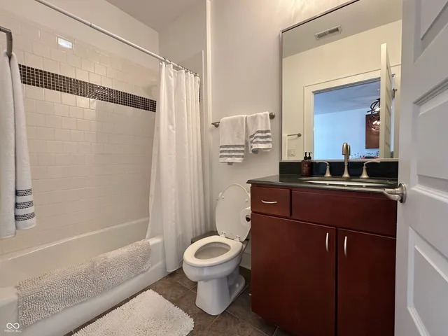 $369,000 | 802 North Meridian Street, Unit 204, Indianapolis, IN 46204