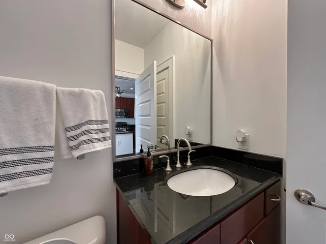 $369,000 | 802 North Meridian Street, Unit 204, Indianapolis, IN 46204