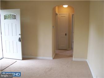 28 Belmar Road Hatboro, PA 19040 - Photo 6 of 12 Living Room