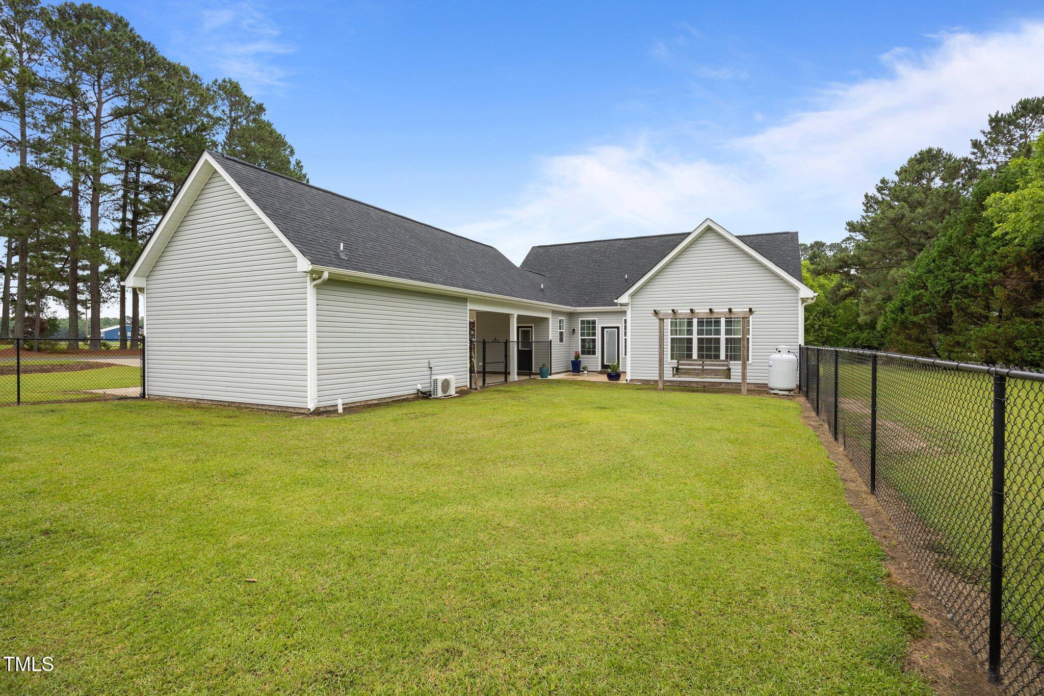 416 Fred Tew Road Dunn, NC 28334 - Photo 8 of 32 14-web-or-mls-IMG_5270