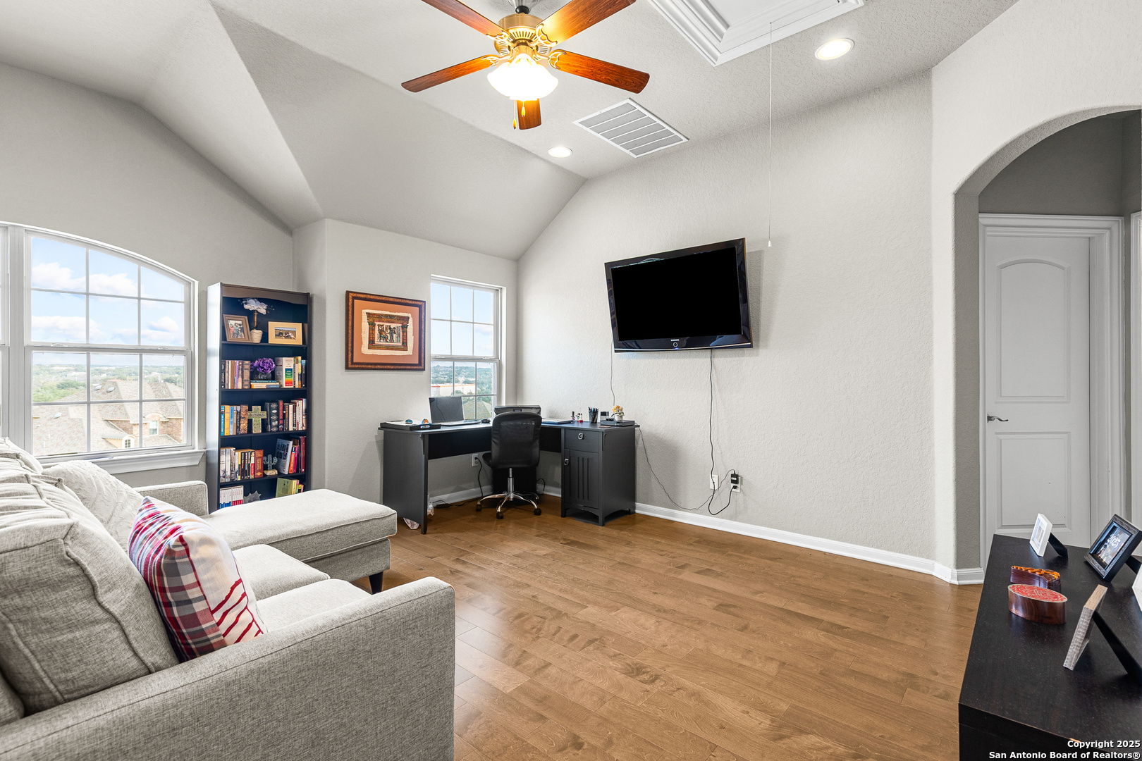 8116 Grierson Road San Antonio, TX 78255 - Photo 13 of 36