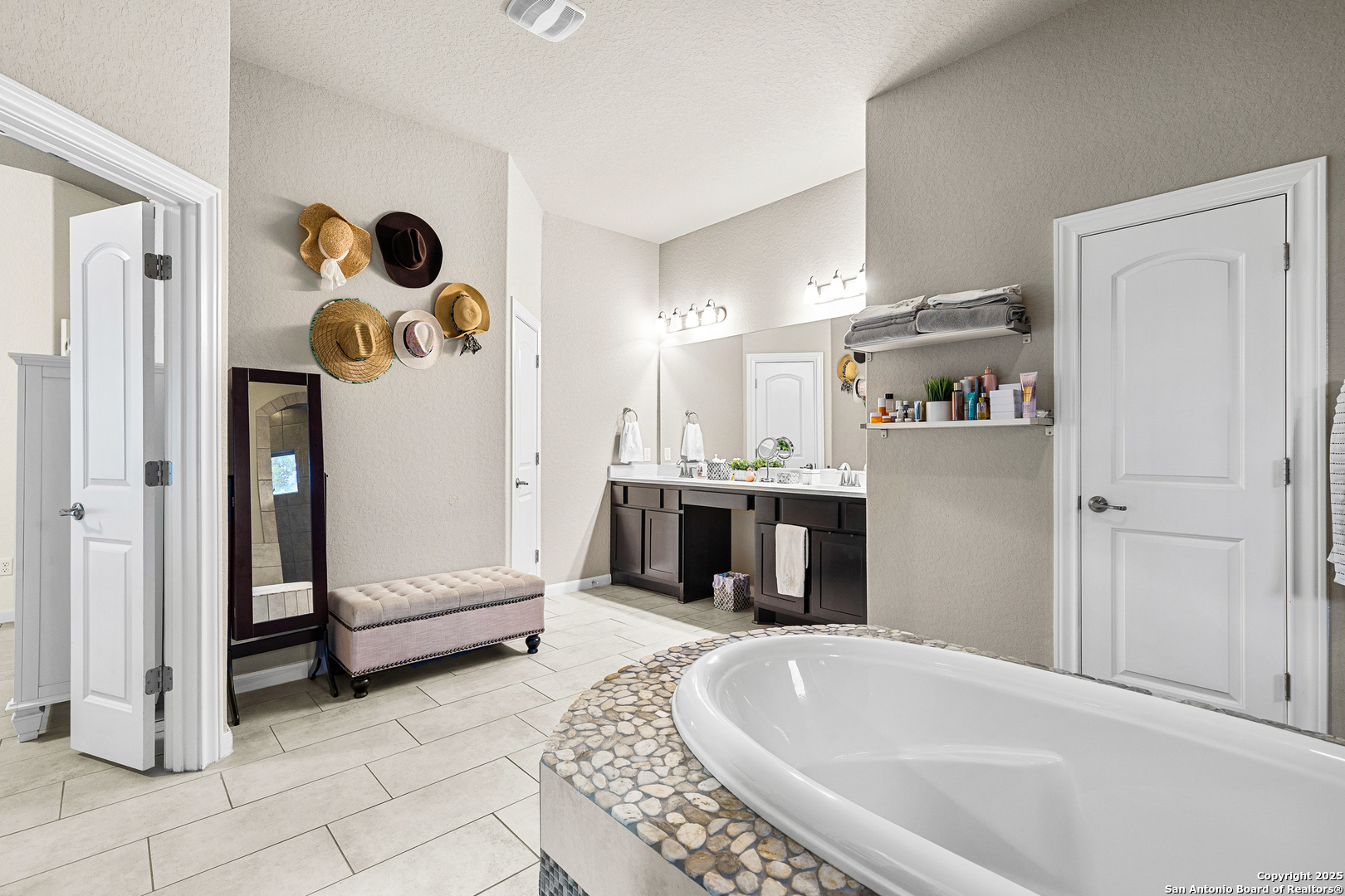 8116 Grierson Road San Antonio, TX 78255 - Photo 17 of 36