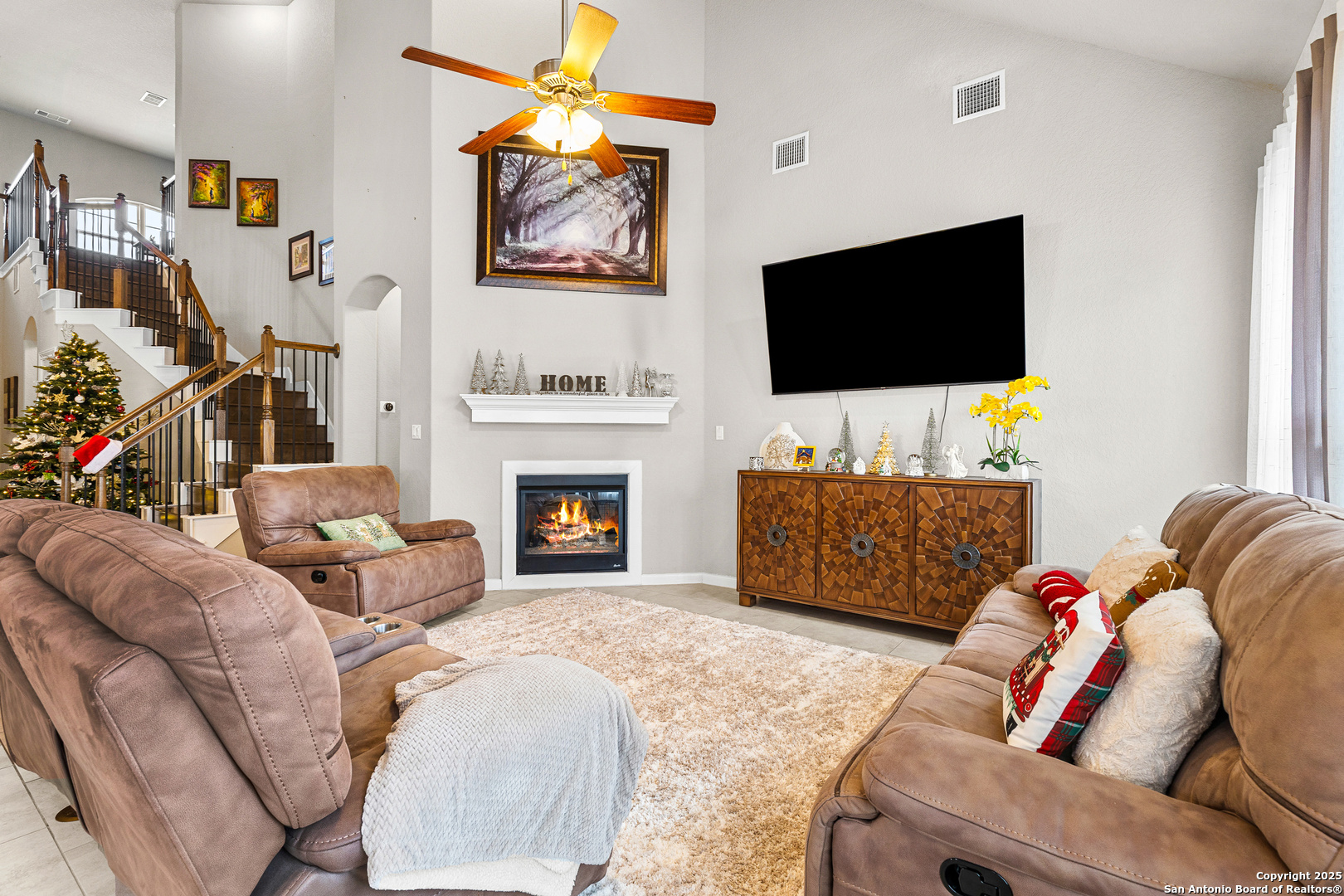 8116 Grierson Road San Antonio, TX 78255 - Photo 4 of 36