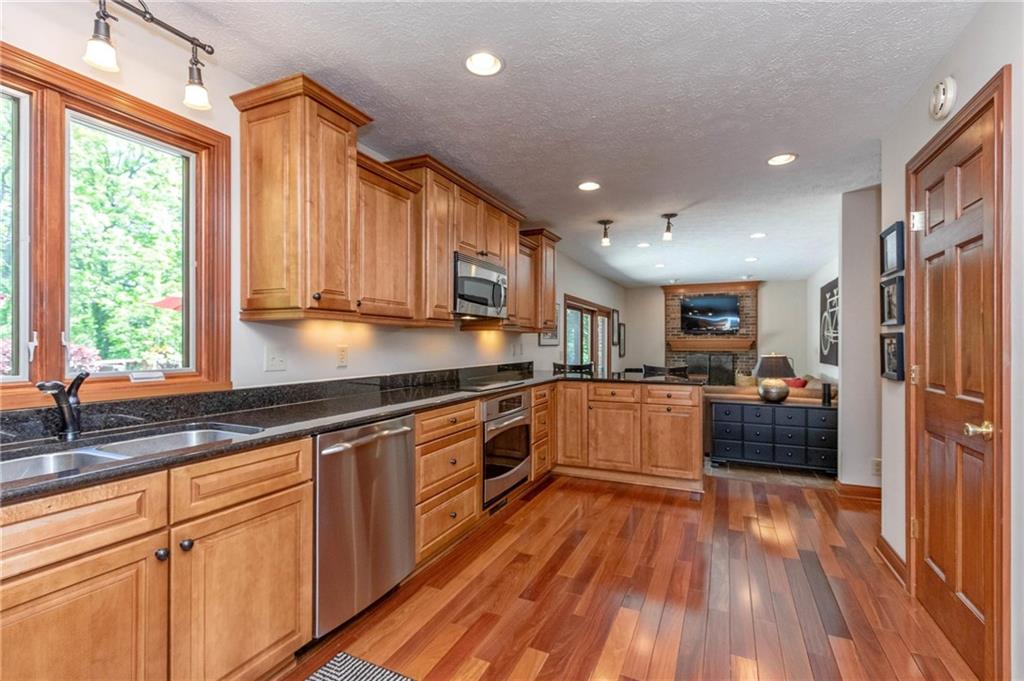 5458 RidgeHill Way Avon, IN 46123 - Photo 5 of 38 Gallery Image 5