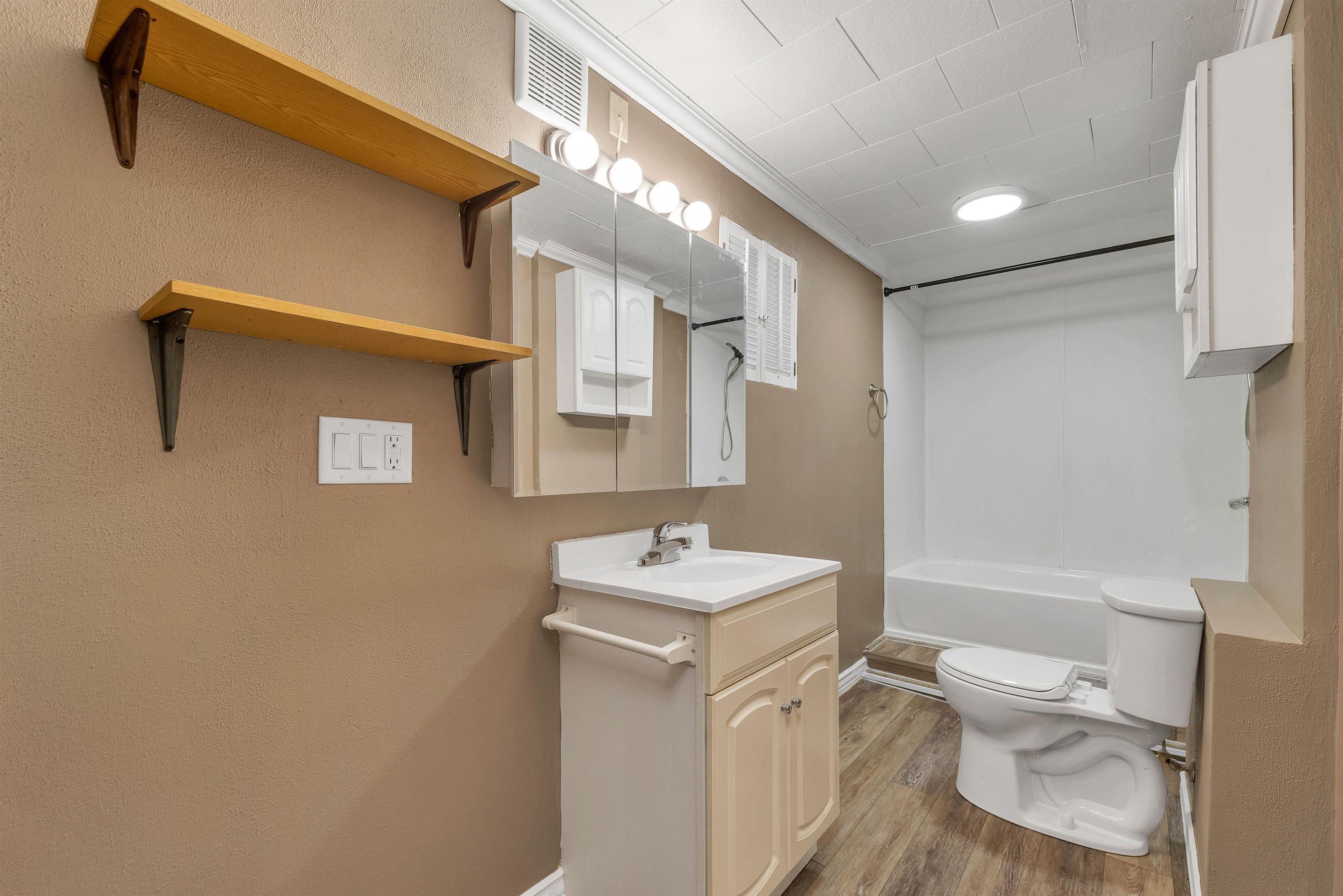 86 Main Street, Unit 2 Ossipee, NH 03814 - Photo 13 of 24