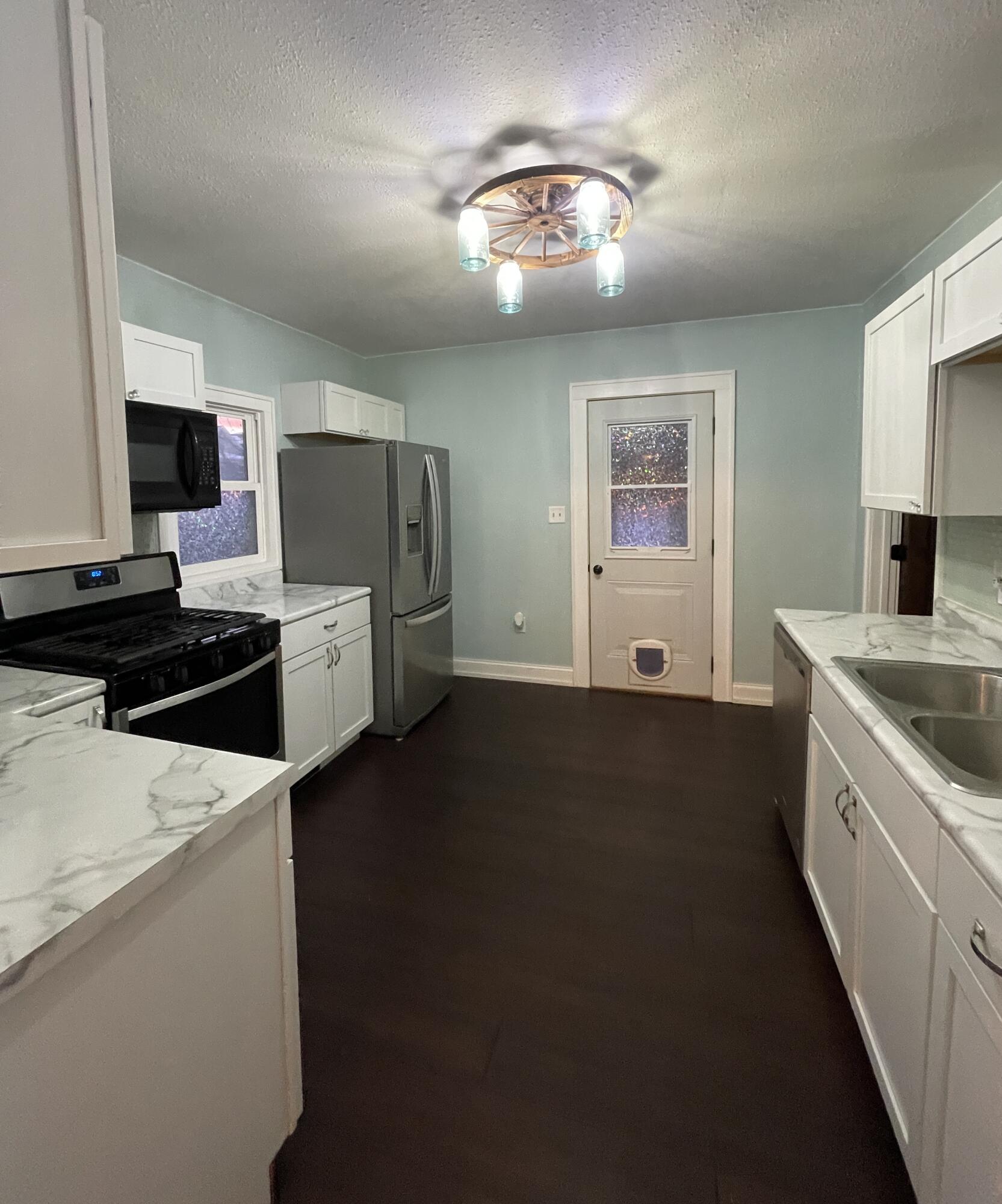 3204 Caledonia Street Racine, WI 53402 - Photo 5 of 9 IMG_3538