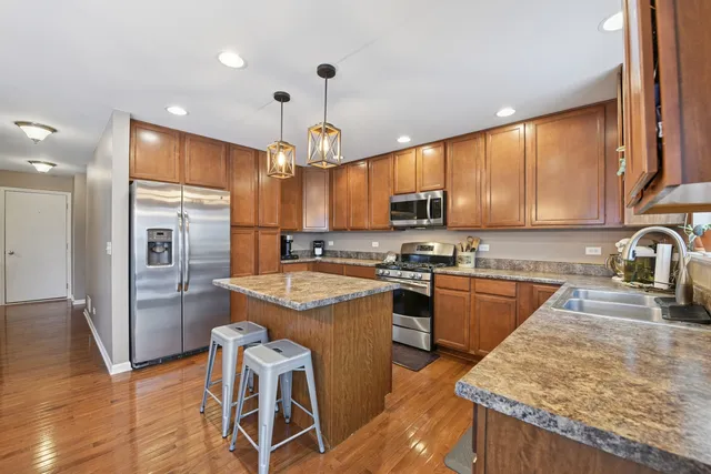 $449,900 | 340 Town Center Boulevard, Gilberts, IL 60136