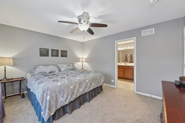 $449,900 | 340 Town Center Boulevard, Gilberts, IL 60136