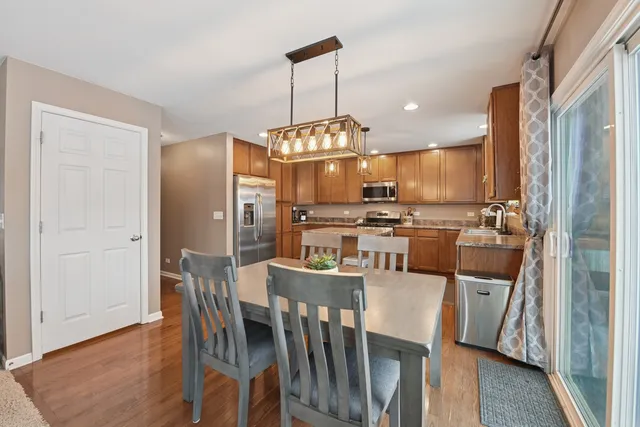 $449,900 | 340 Town Center Boulevard, Gilberts, IL 60136