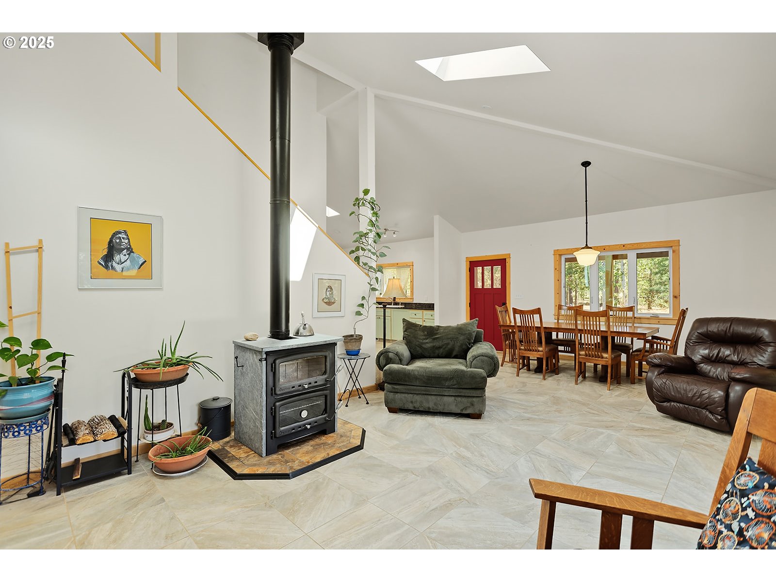 27 Whispering Pines Goldendale, WA 98620 - Photo 25 of 41 a living room with furniture and a fireplace