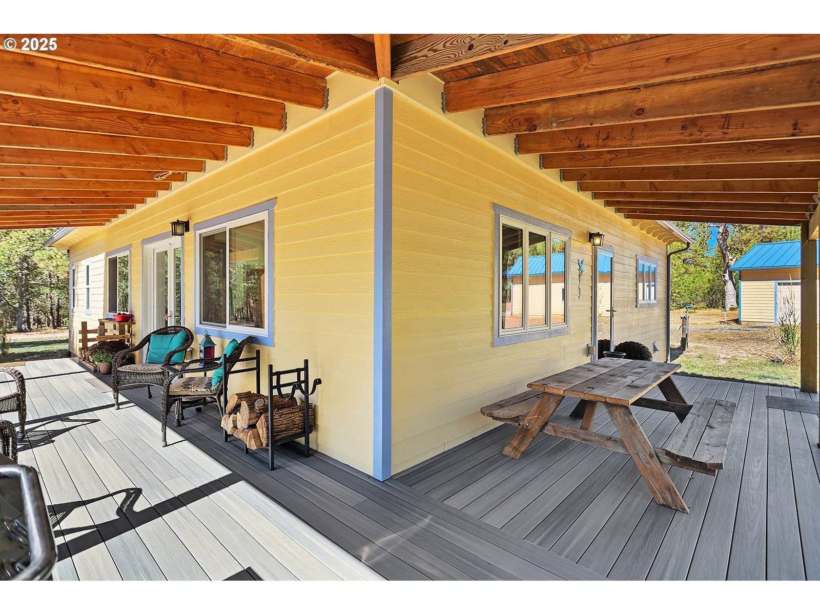27 Whispering Pines Goldendale, WA 98620 - Photo 3 of 41 a view of a patio with wooden floor
