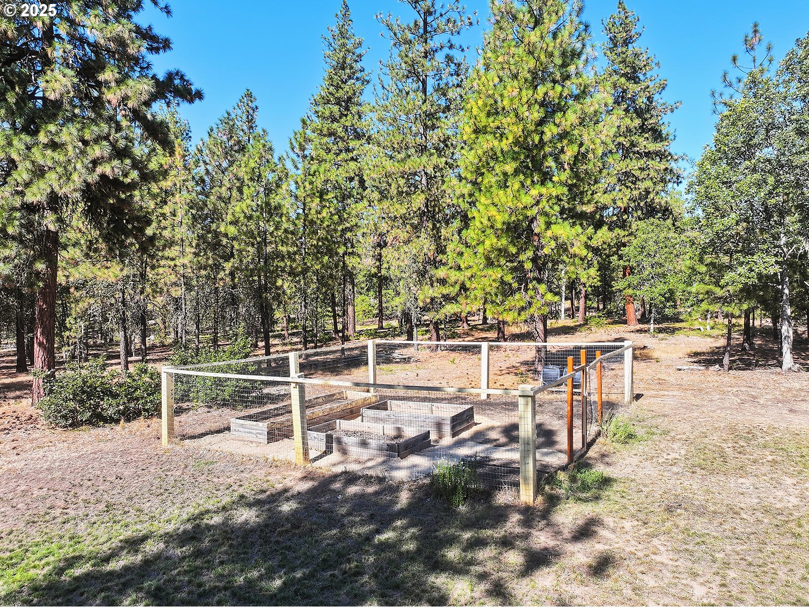 27 Whispering Pines Goldendale, WA 98620 - Photo 31 of 41 a view of a yard with wooden fence