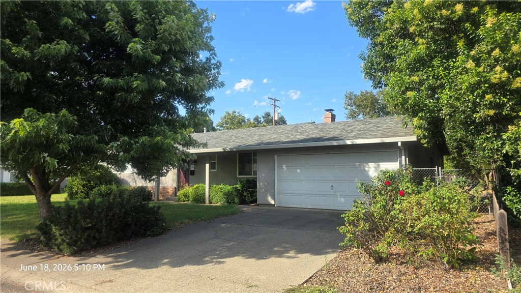 39 Franciscan Way Chico, CA 95973 - Photo 3 of 37 2-car garage & plenty of parking