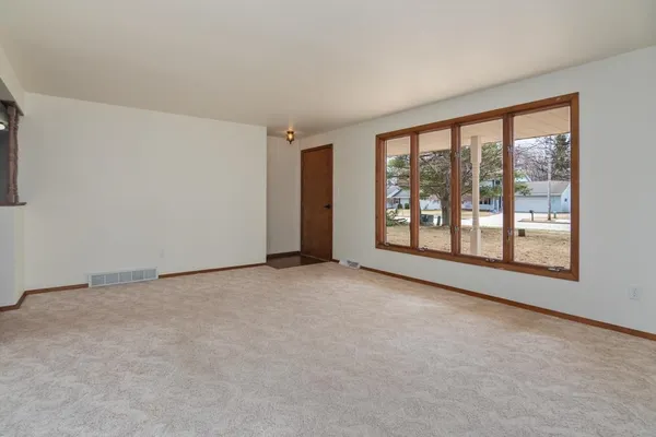 $319,900 | 3026 Evergreen Avenue, Green Bay, WI 54313