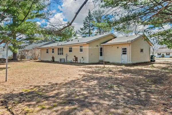 $319,900 | 3026 Evergreen Avenue, Green Bay, WI 54313