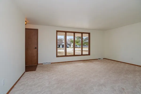 $319,900 | 3026 Evergreen Avenue, Green Bay, WI 54313