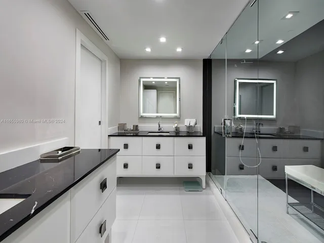 $15,000 | 1455 Ocean Drive, Unit 1204, Miami Beach, FL 33139