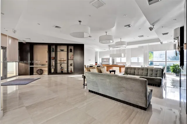 $15,000 | 1455 Ocean Drive, Unit 1204, Miami Beach, FL 33139